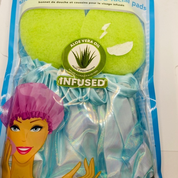 Shower cap and 2 facial pads Aloe infused! - Picture 2 of 12